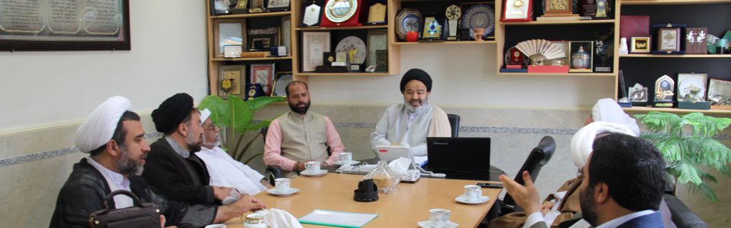 Indian professor (Ismaieli professor) at California University, researcher, bibliographer, Ismaiel Qurban Hussein Pouneh Vala, visited the University of Religions and Denominations (URD) on February 20th and met Seyyed Abulhassan Navvab the president of the University.